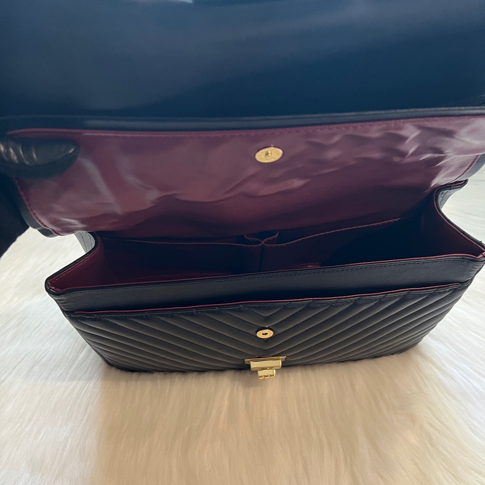 Luxury designer purse. - Picture 12 of 15